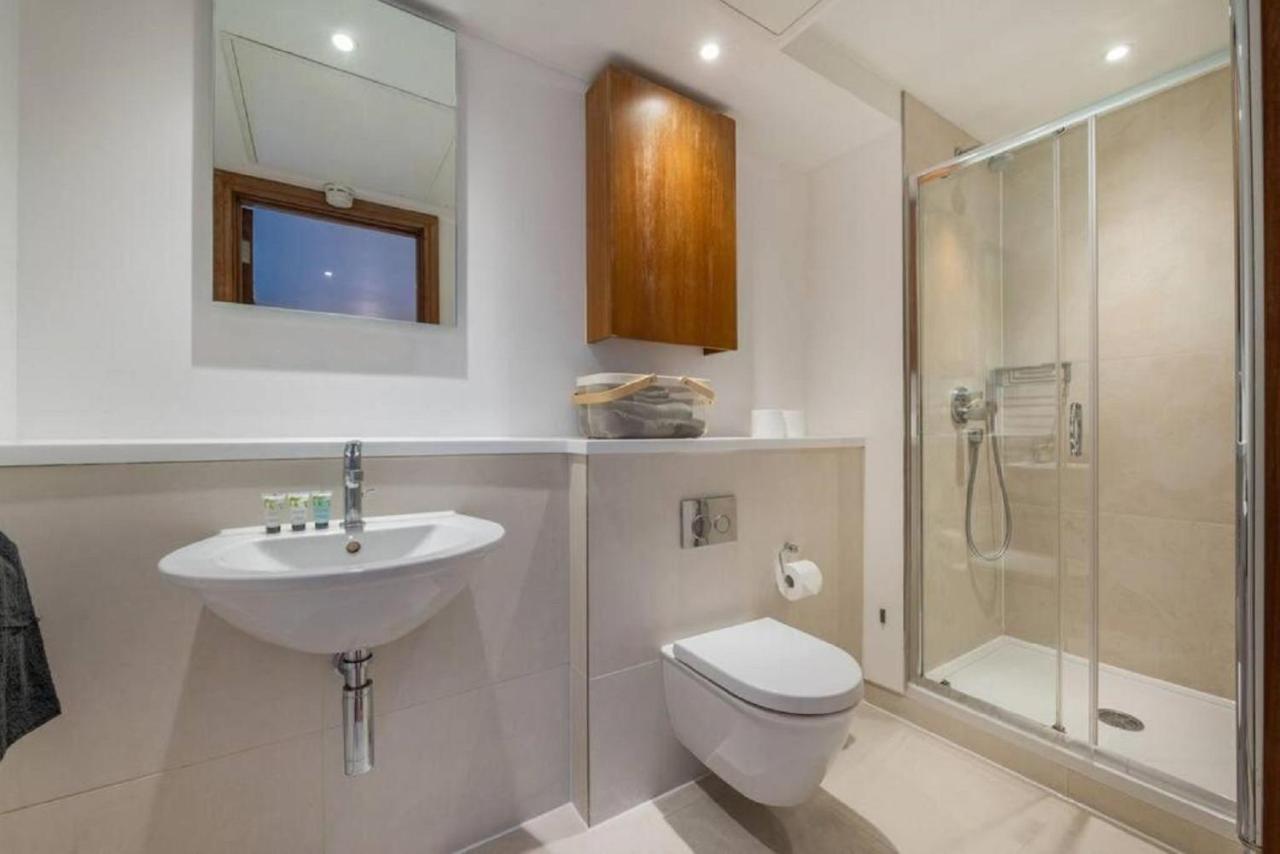 Studio - Tower Hill - City Centre By Prime London Stays N-16 ภายนอก รูปภาพ